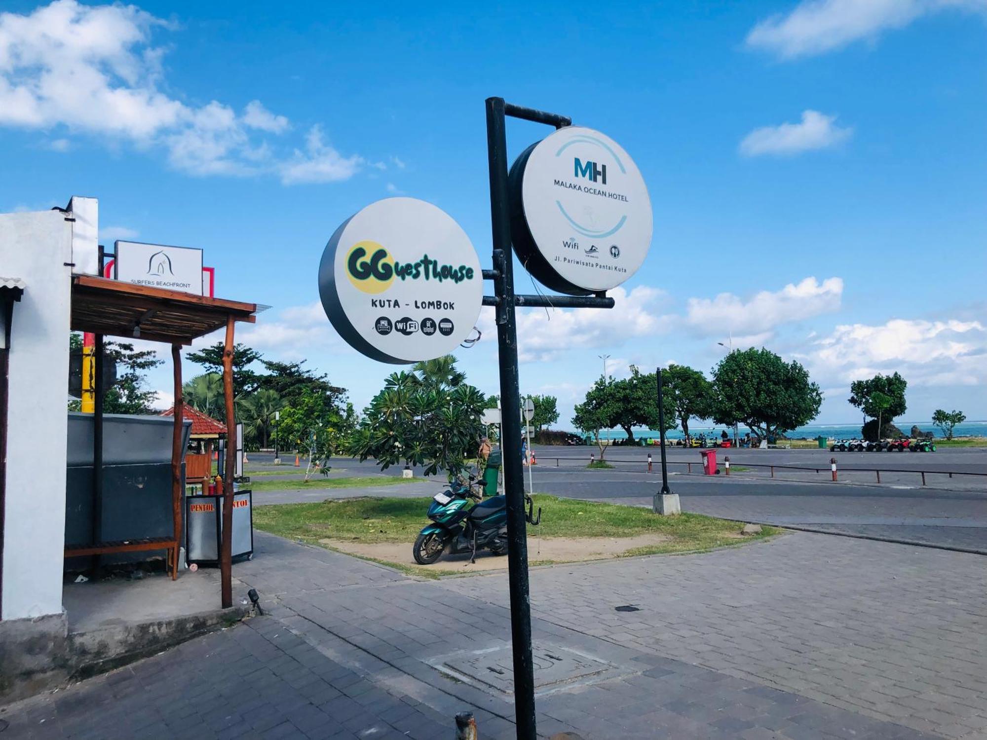 Gguesthouse Kuta  エクステリア 写真